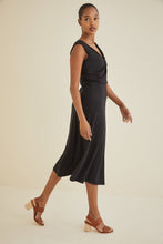 Load image into Gallery viewer, Alodie Midi Dress