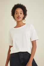 Load image into Gallery viewer, Après Ski Girafe Earring