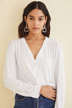 Load image into Gallery viewer, Après Ski Girafe Earring
