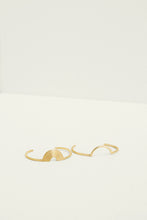 Load image into Gallery viewer, Odette Arc Cuff
